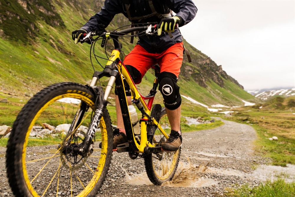 Dor no joelho ao pedalar